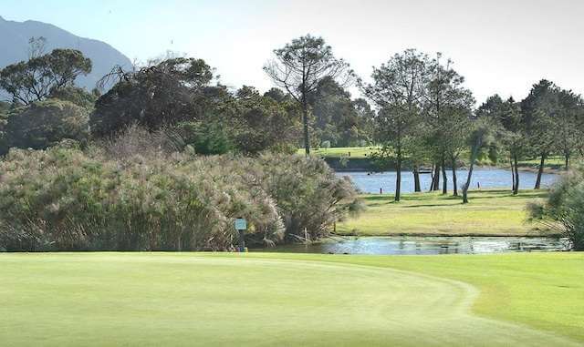 Golfing holiday Royal Cape Golf Course