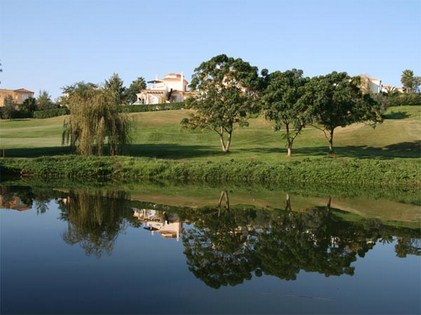 Golfing holiday Gramacho Golf Course lake