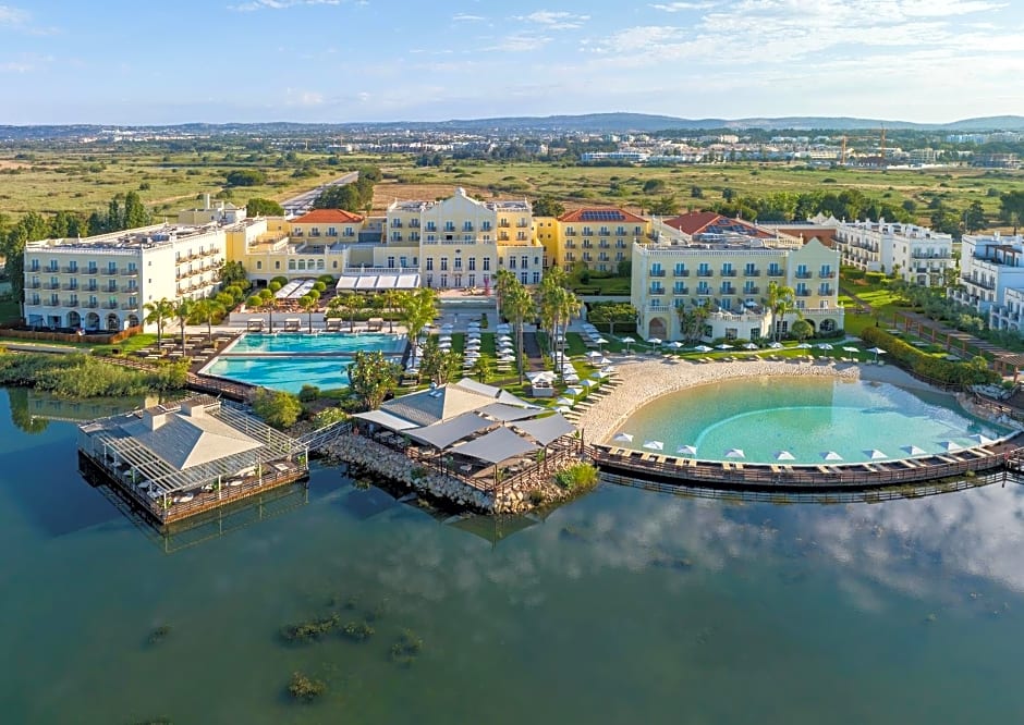 Domes Lake Algarve outside view