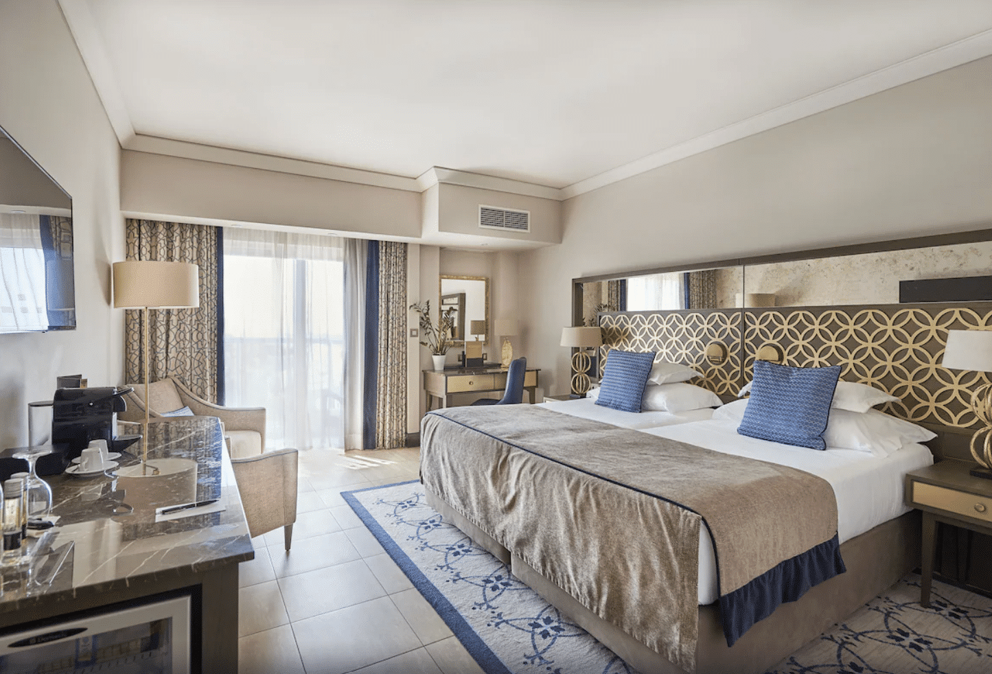 Hotel Dona Filipa bedroom