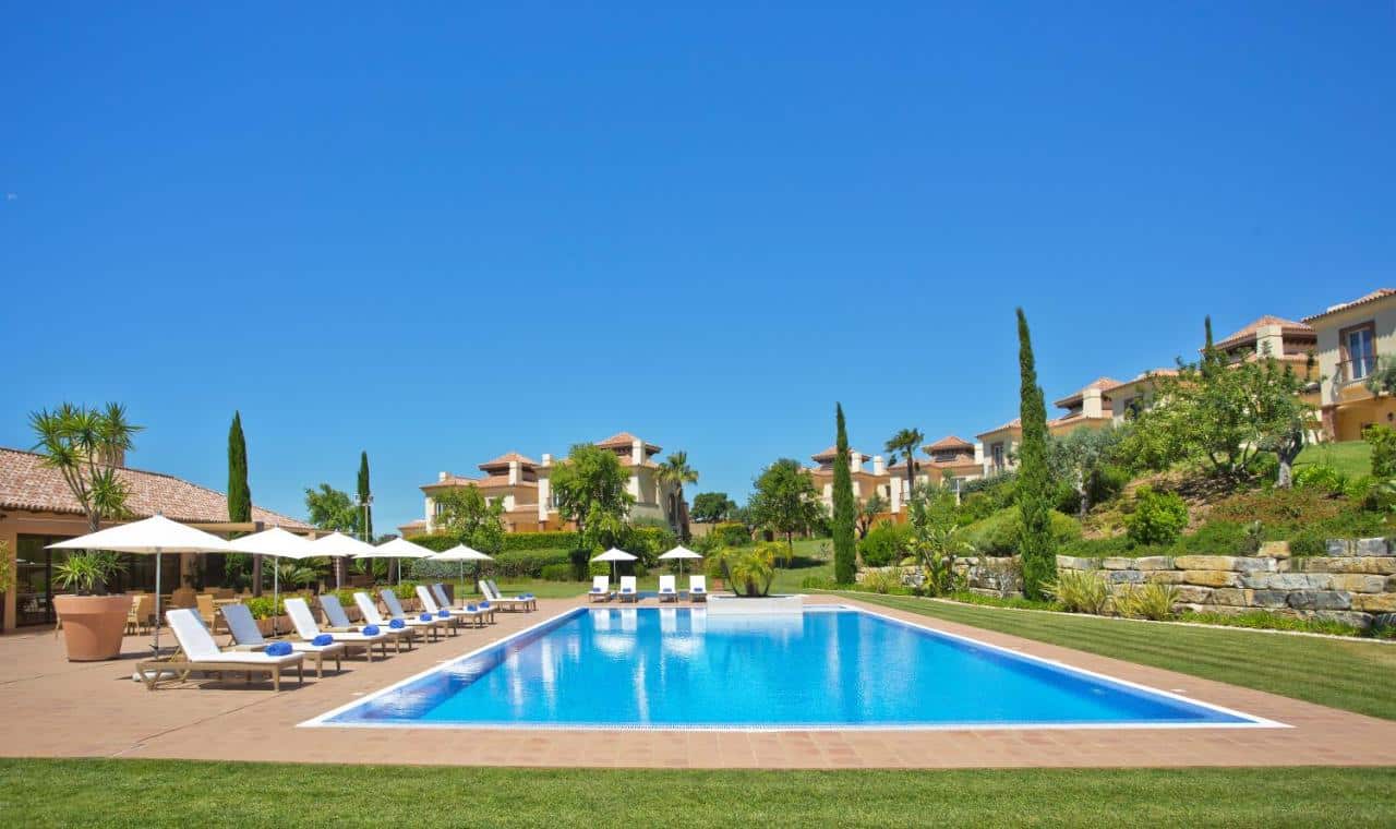 Monte Rei outdoor pool