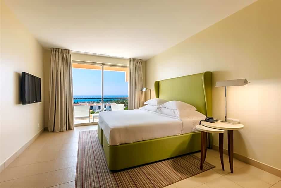 Nau Sao Rafael Suites bedroom