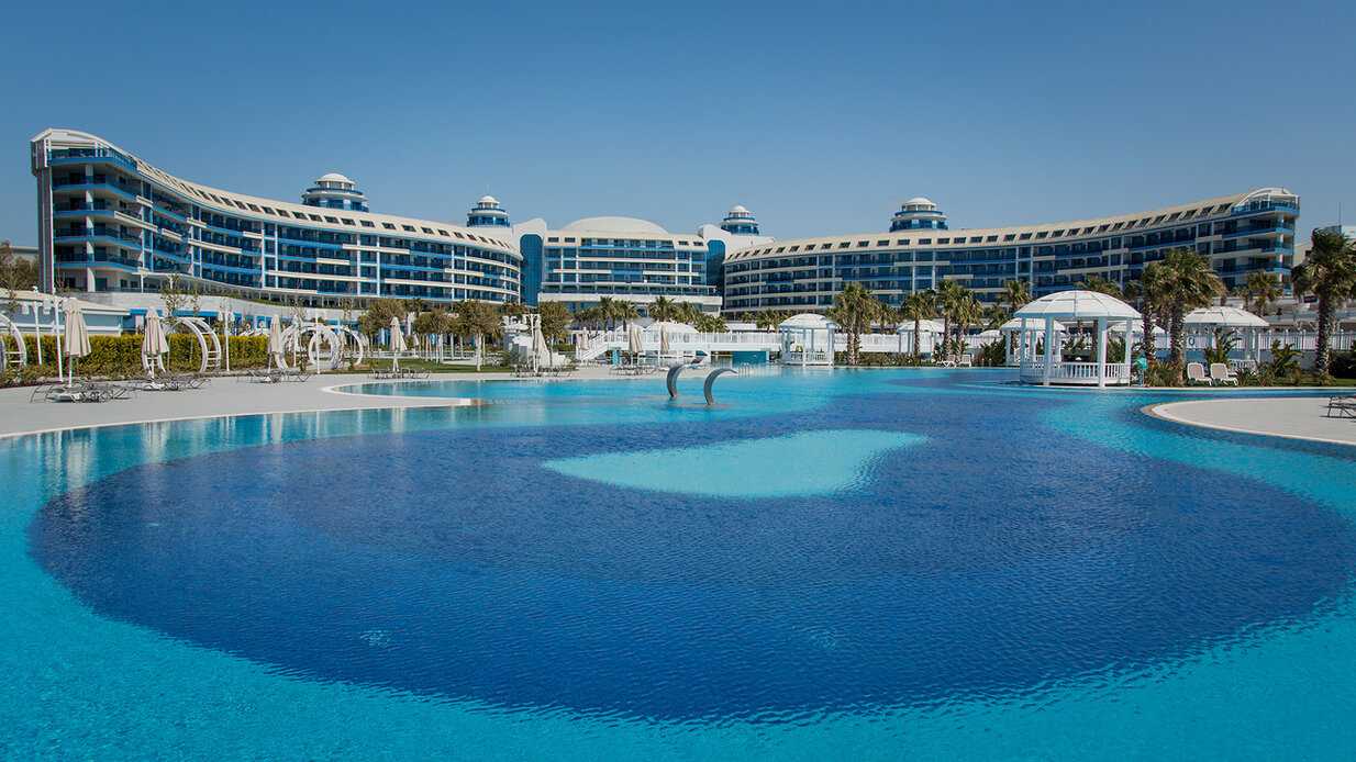 Sueno Hotels Deluxe Belek - Outdoor pool