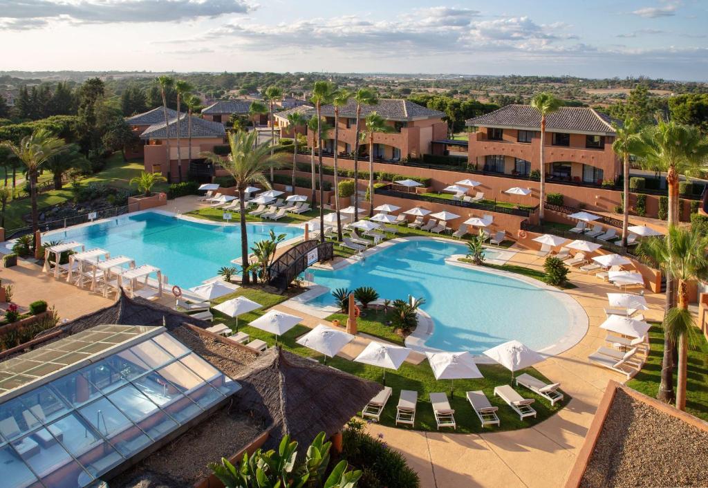 DoubleTree by Hilton Islantilla Beach Golf Resort pool view