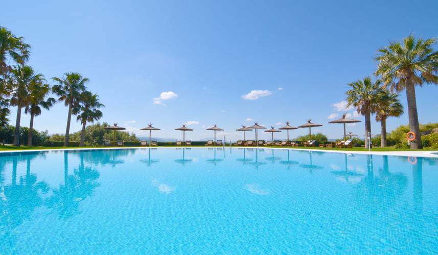 fFairplay Golf & Spa Resort pool