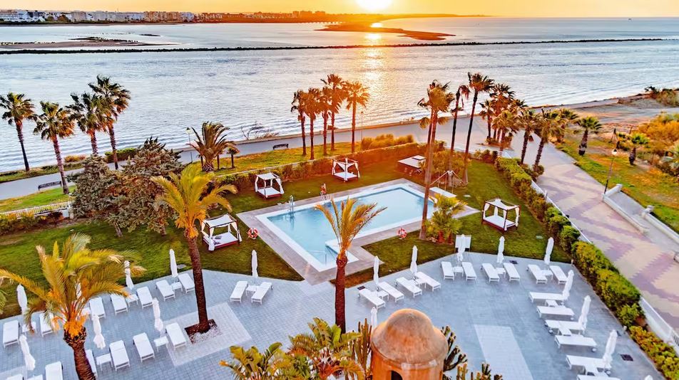 Melia Isla Canela - Pool & Sea