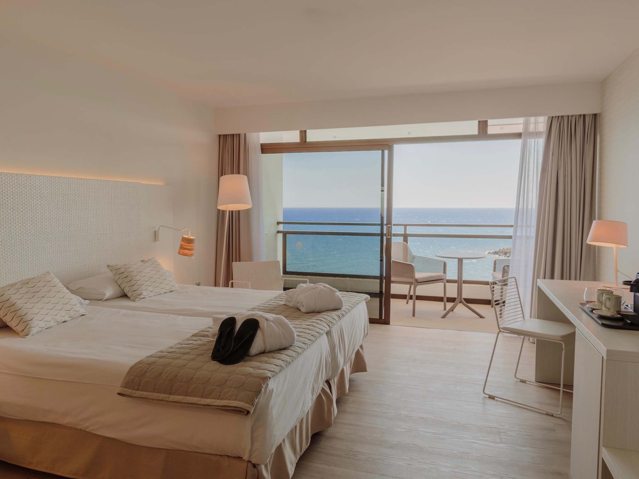 Don Gregory by Dunas - Bedroom
