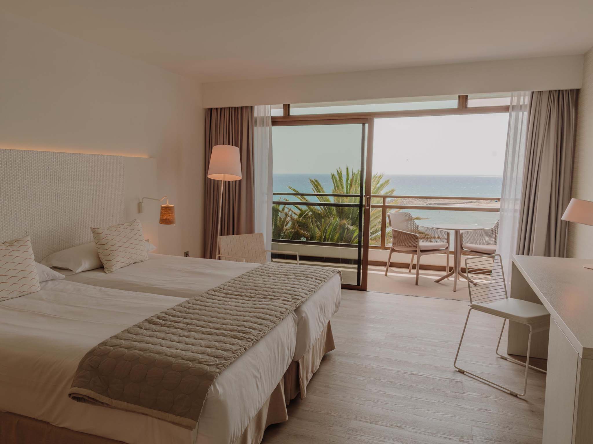 Don Gregory by Dunas - Bedroom