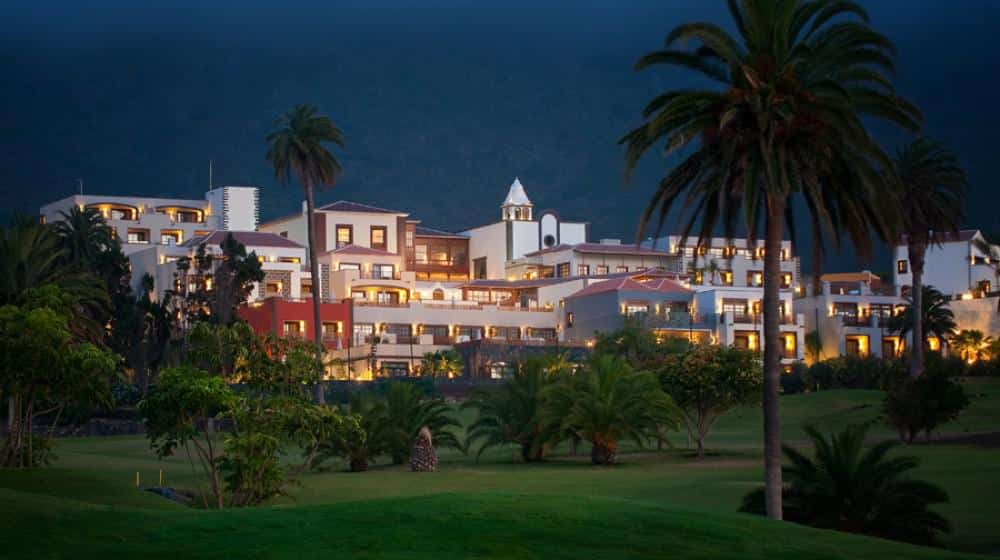 Melia Hacienda del Conde - Hotel by night