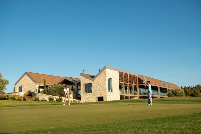 Minthis new 9th green and Clubhouse