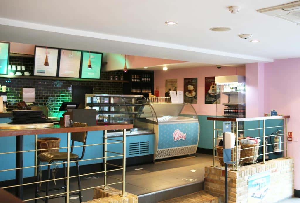 Old Thorns Manor Hotel - cafe