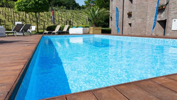 Van der Valk Nivelles Hotel Sud - Outdoor pool