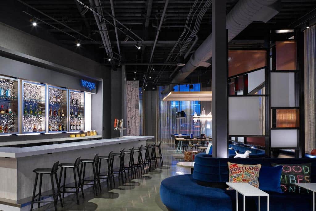 Aloft Portland Downtown - bar