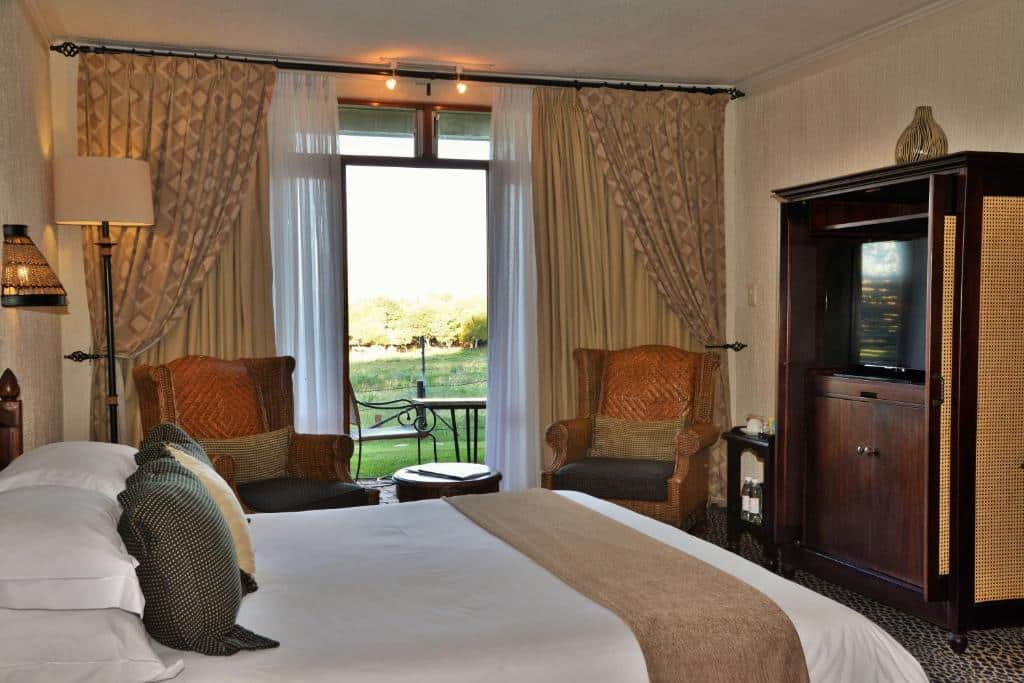 Bakubung Bush Lodge - bedroom