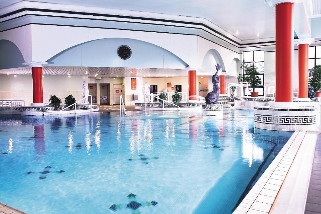 The Connacht hotel - swimming pool