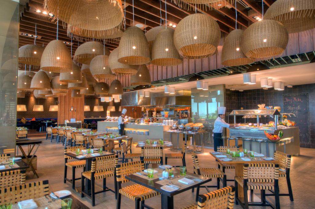 Crowne Plaza Abu Dhabi Yas Island - restaurant