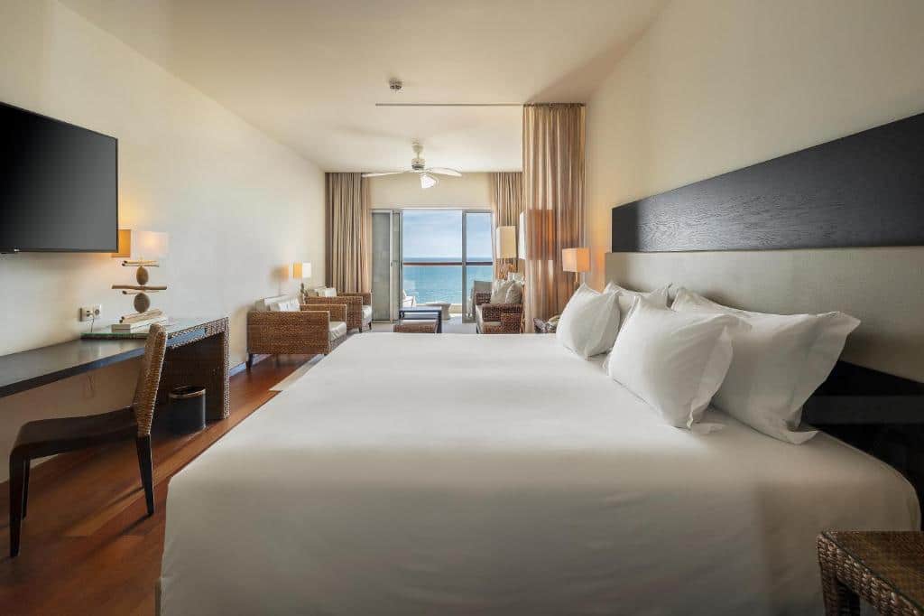Crowne Plaza Vilamoura - bedroom