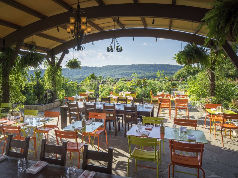 Crystal Springs Resort - outdoor restaurant