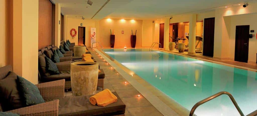 DoubleTree by Hilton La Torre hotel - indoor swimming pool