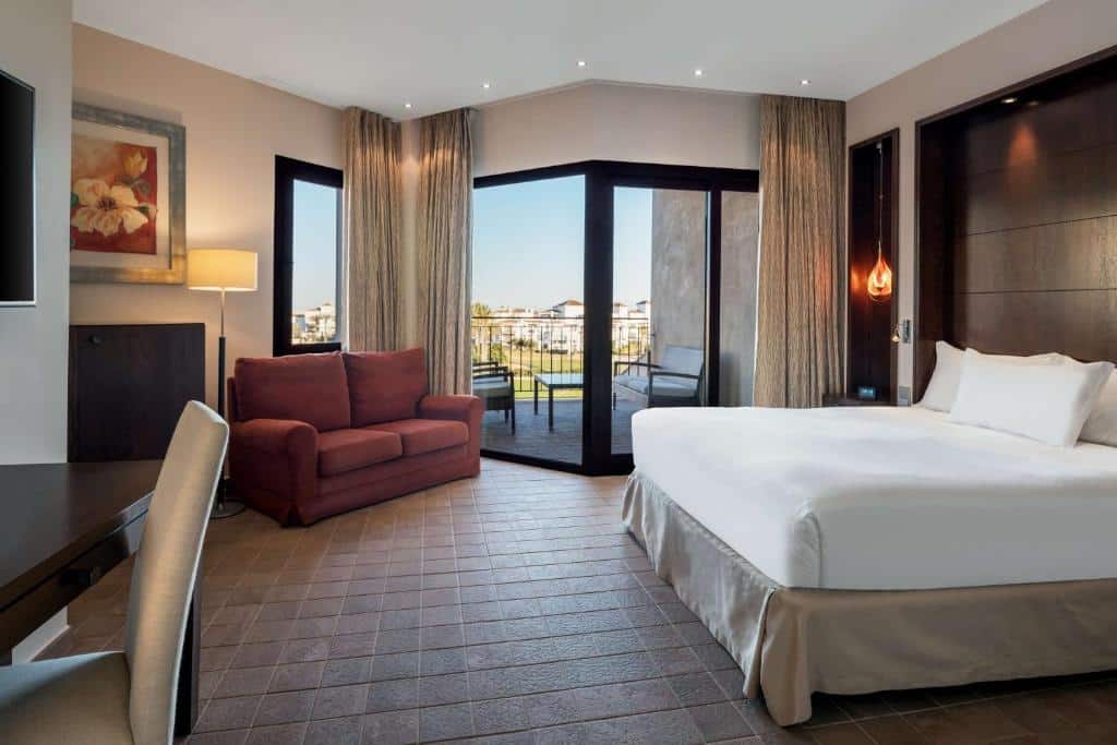 DoubleTree by Hilton La Torre hotel - bedroom