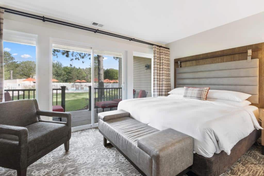 Grand Geneva Resort & Spa - bedroom