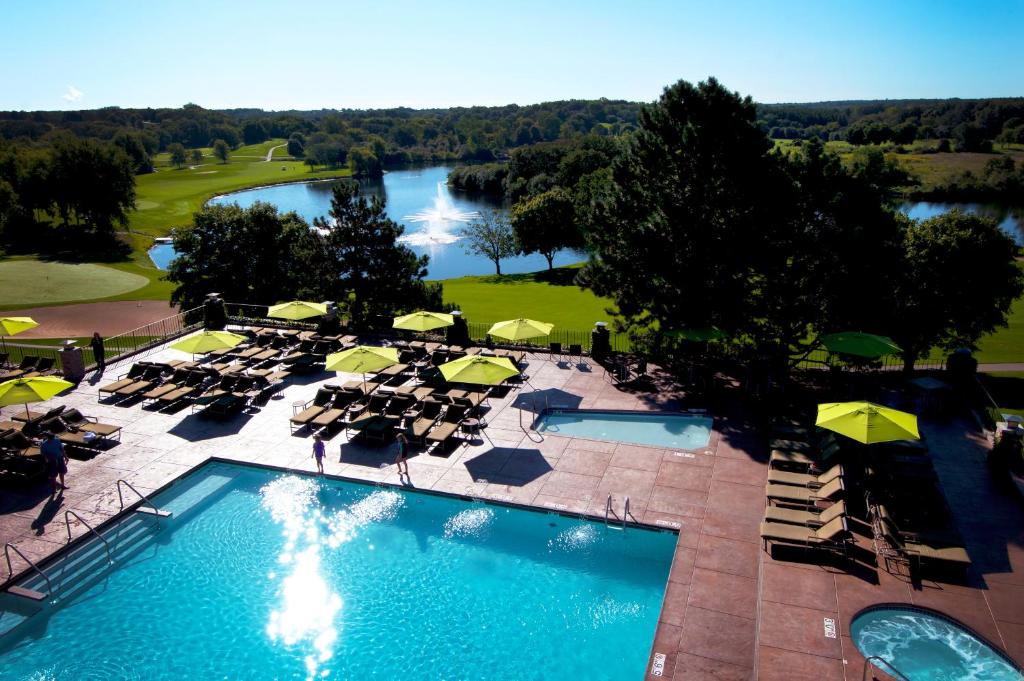 Grand Geneva Resort & Spa - swimming pool