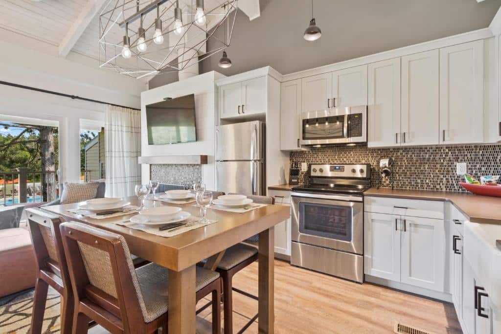 Grand Geneva Resort & Spa - kitchen