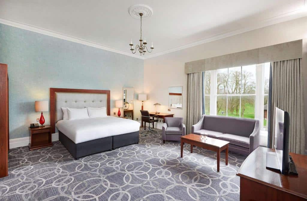 Hilton Puckrup Hall Hotel & Golf Club, Tewkesbury - bedroom