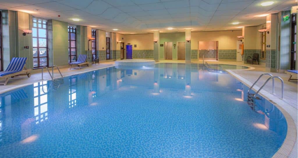 Hilton Puckrup Hall Hotel & Golf Club, Tewkesbury - swimming pool