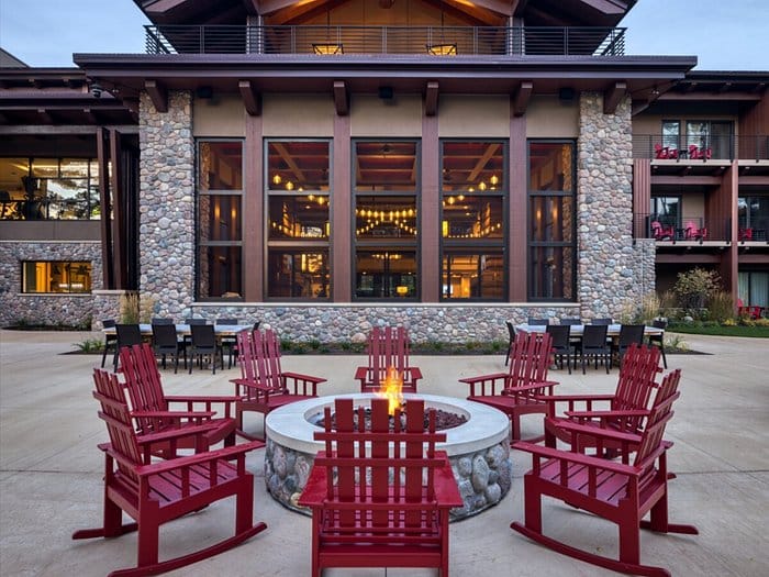 The Inn at Sentry World - outdoor sitting area