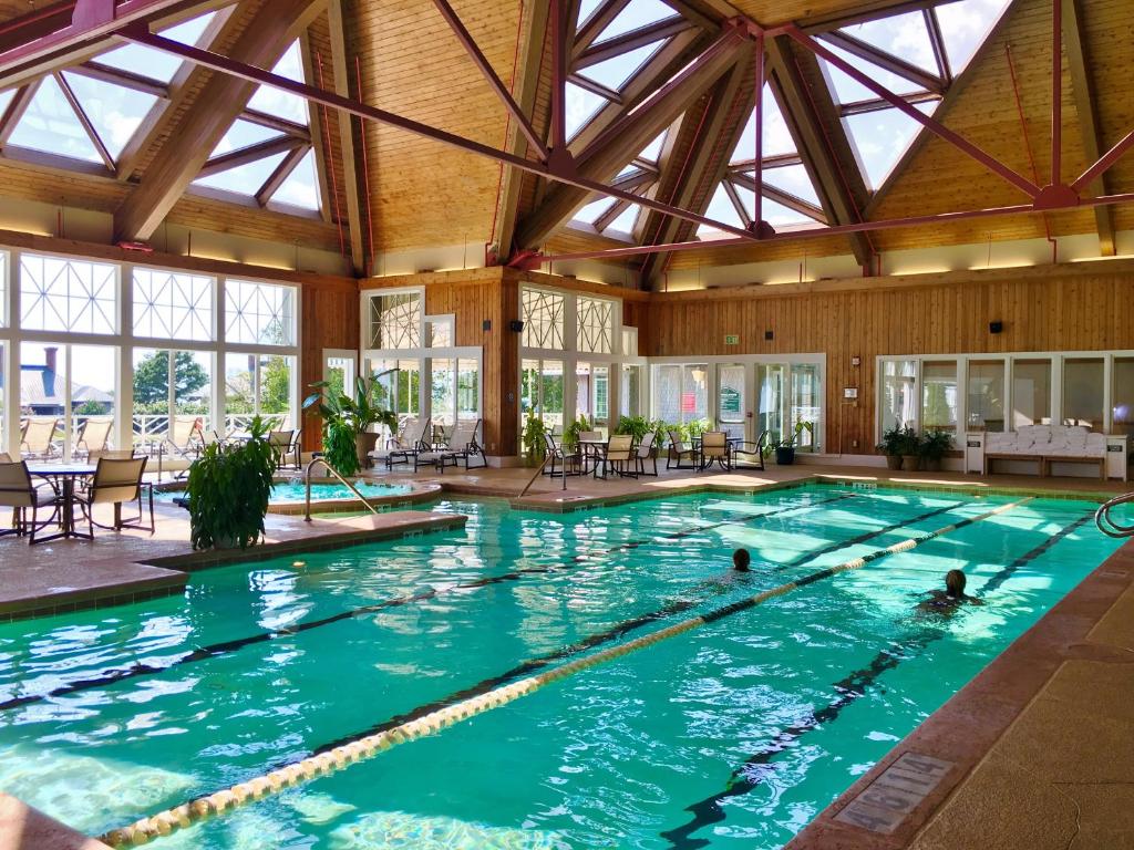 Kingsmill Resort - indoor swimming pool