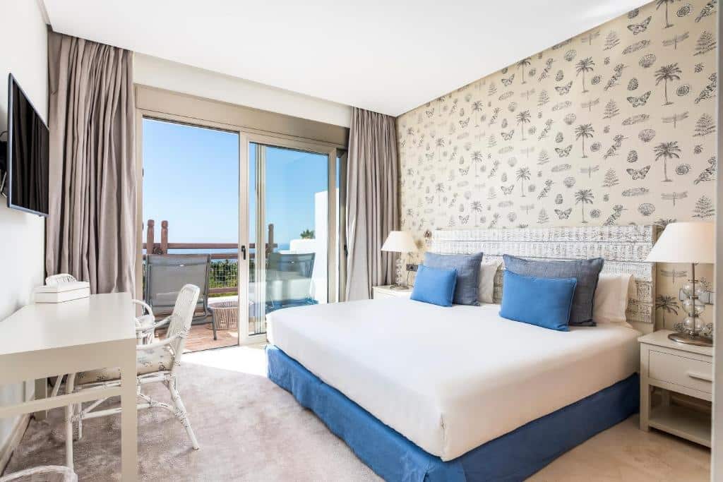 Las Terrazas de Abama Suites hotel - bedroom