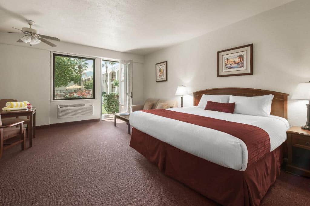 Palm Mountain Resort & Spa - bedroom