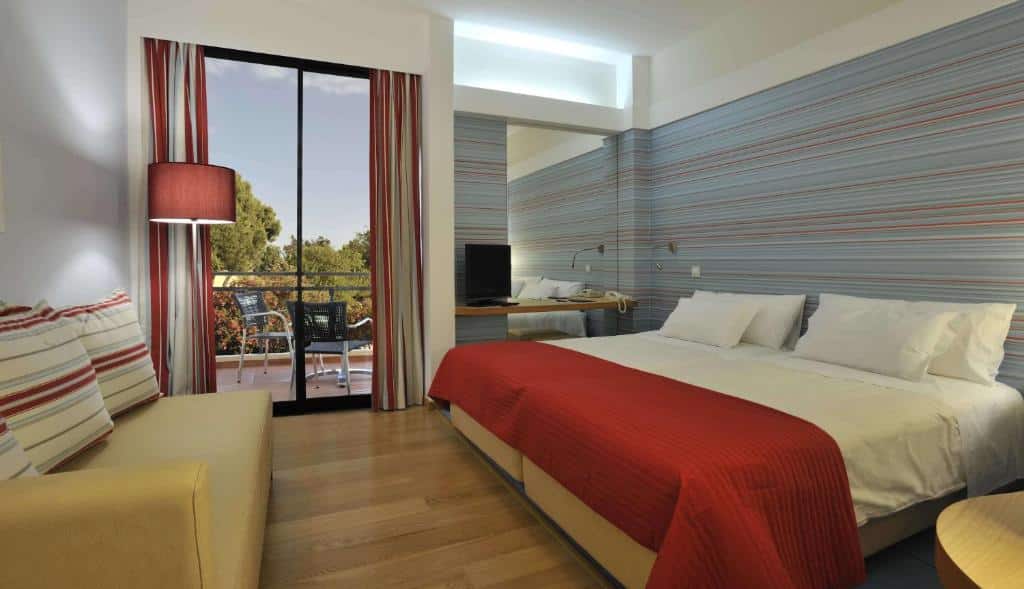 Pestana Dom Joao II hotel - bedroom