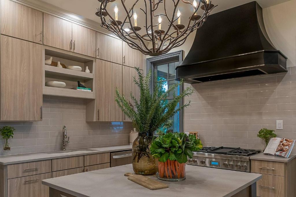 Reynolds Lake Oconee - kitchen