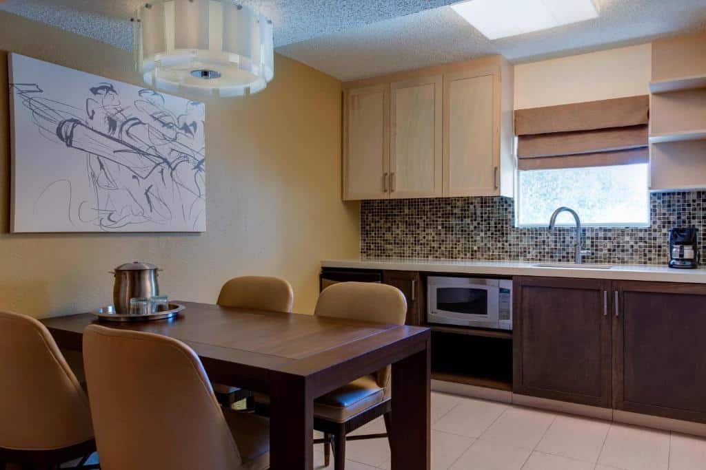 Sawgrass Marriott Golf Resort & Spa - kitchen