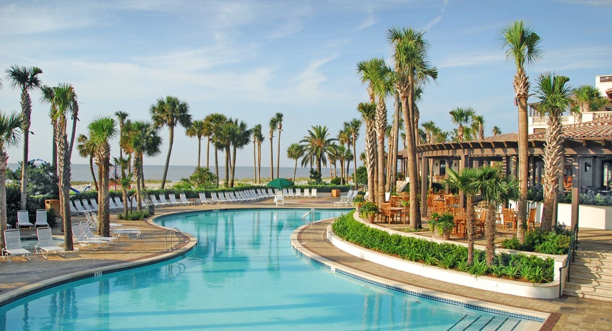 Sea Island Resort - outdoor swimming pool