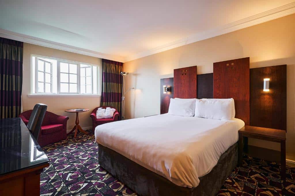 Stirling Highland Hotel - bedroom