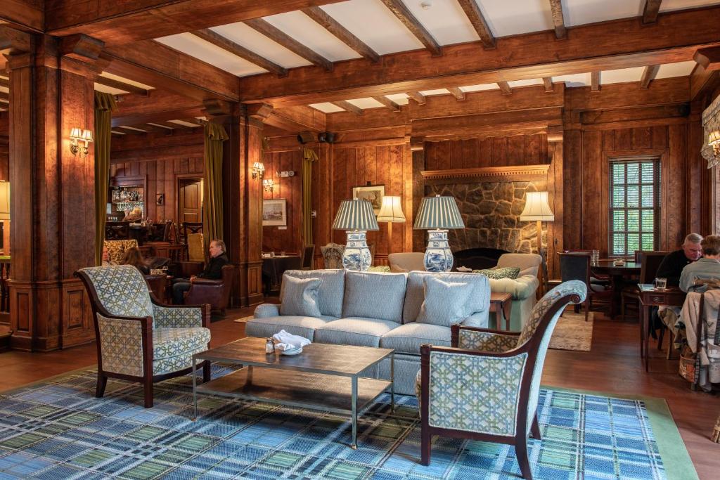 The Willcox - sitting area