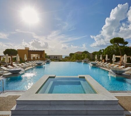 The-Westin-Costa-Navarino-Outdoor-Pool
