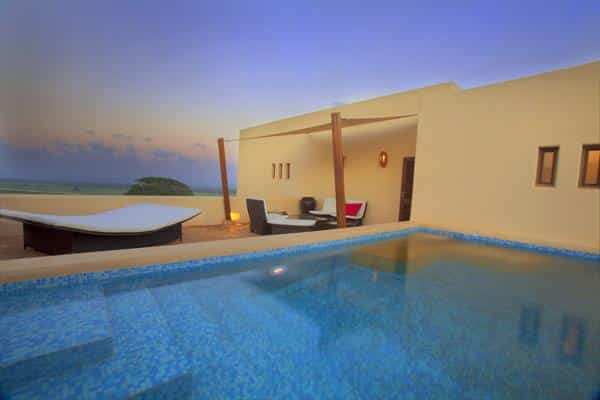 Luxury-Golf-Villa-rooftop-plunge-pool800